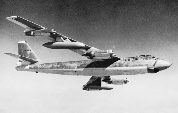 Mysterious UFO encounter with RB-47H in 1957