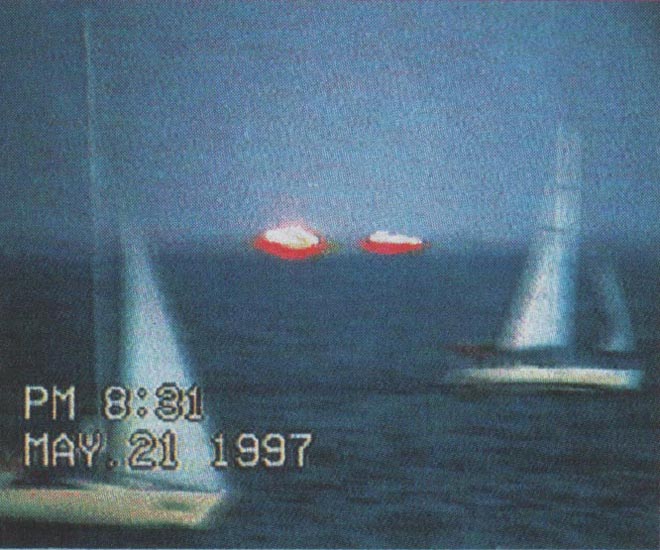 Glowing unidentified objects in the Mediterranean Sea. May 21, 1997