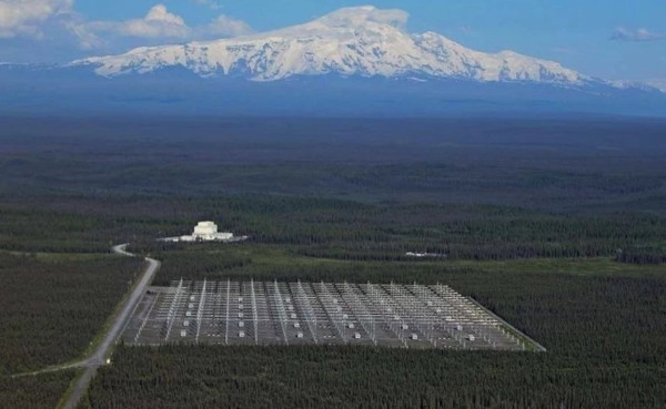 Antenna field of the HAARP installation in Alaska.