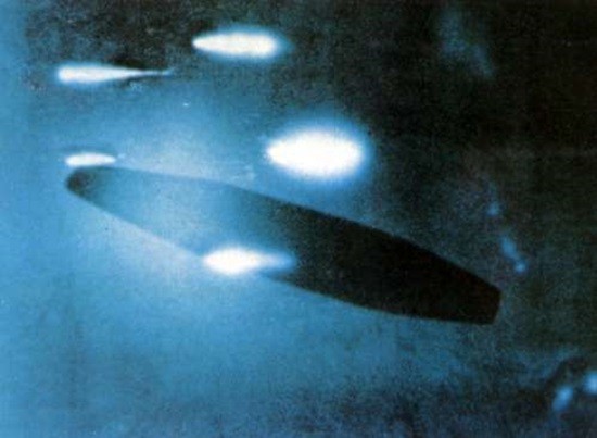 UFO sightings, cigar-shaped UFO